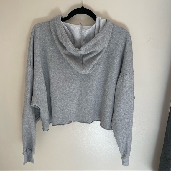 𝅺🎀 Dance & Marvel Crop Raw Hem Hoodie, Size L - Picture 4 of 8